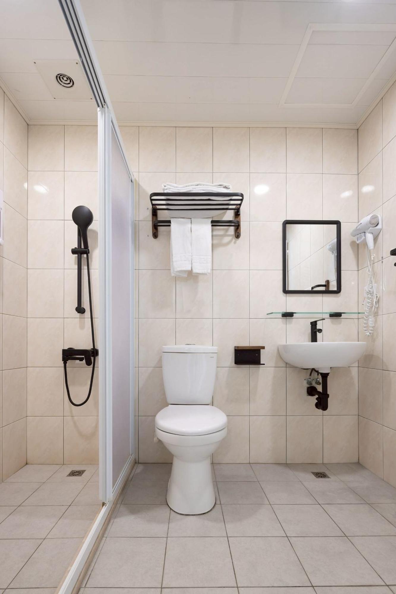P Inn Tainan Habitación foto